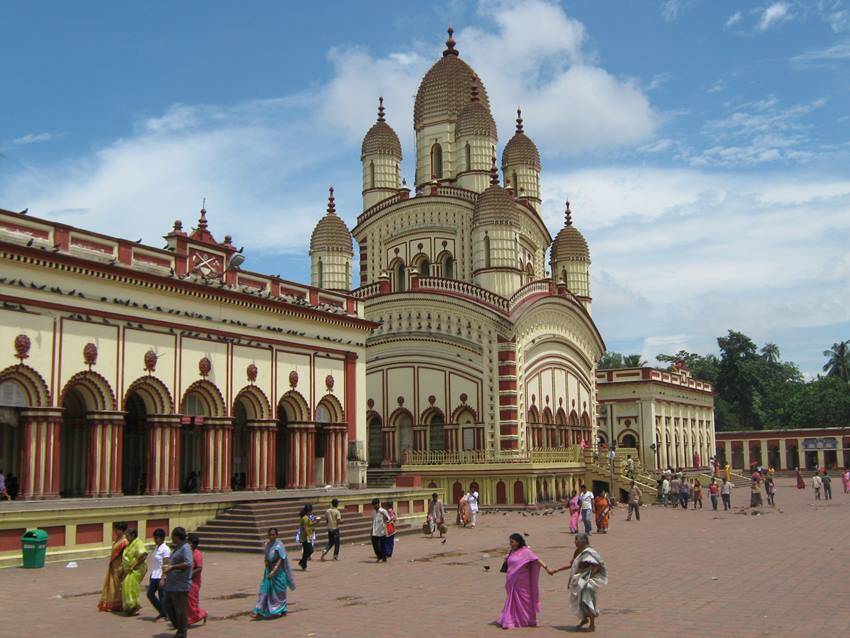 Temples give non-vegetarian food as prasad