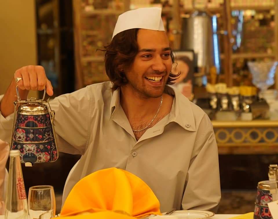 The lord of the rings the rings of power cast spend time and eat meal made by mumbai dabbawalas