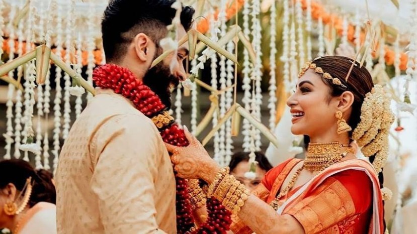 Mouni Roy: मौनी रॉयचे नाव गौरव चोप्रा, मोहित रैना आणि पुलकित सम्राट यांच्याशी जोडले गेले होते. मोहित आणि मौनी बरेच दिवस रिलेशनशिपमध्ये होते. ब्रेकअपनंतर मौनीने सूरज नांबियारशी लग्न केले.
