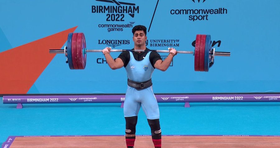 Gold medalist Achinta Sheuli