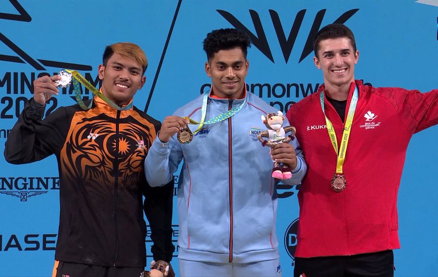 Gold medalist Achinta Sheuli