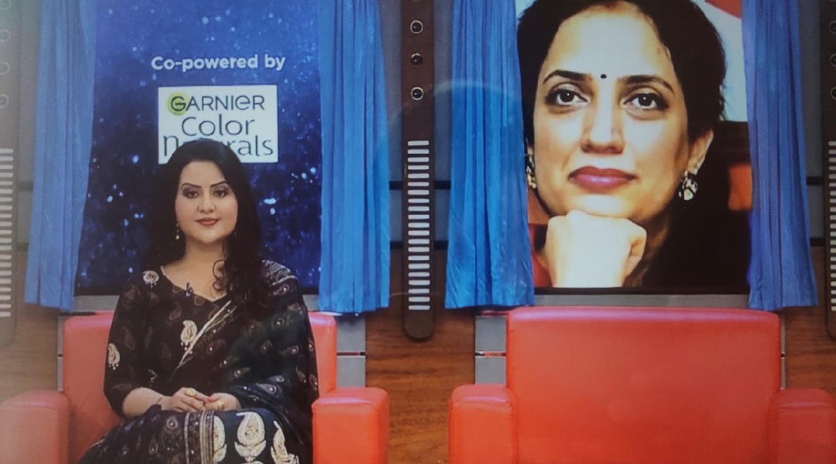 Amruta Fadnavis on Rashmi Thackeray at bus bai bus show