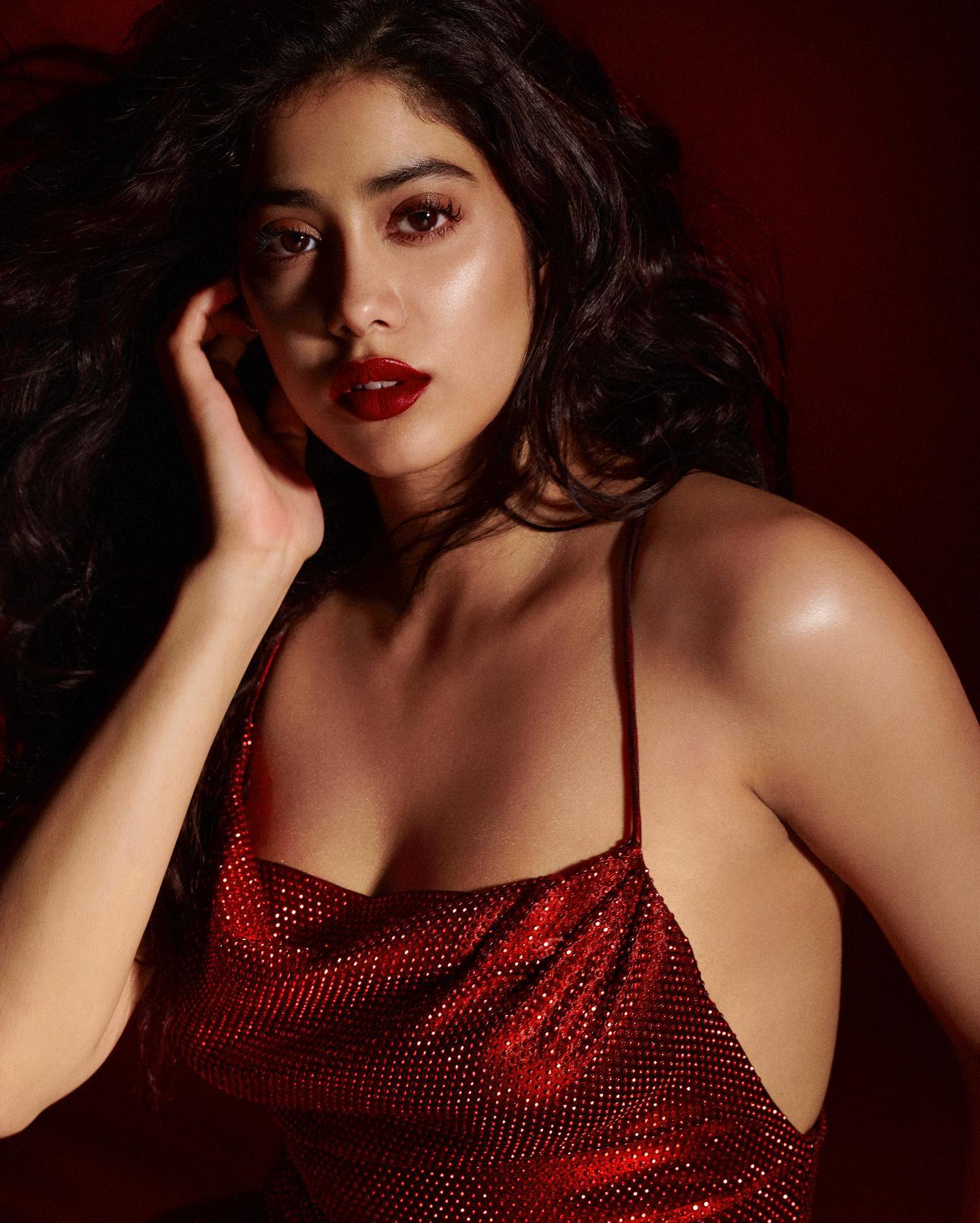 Janhvi Kapoor bold photoshoot 