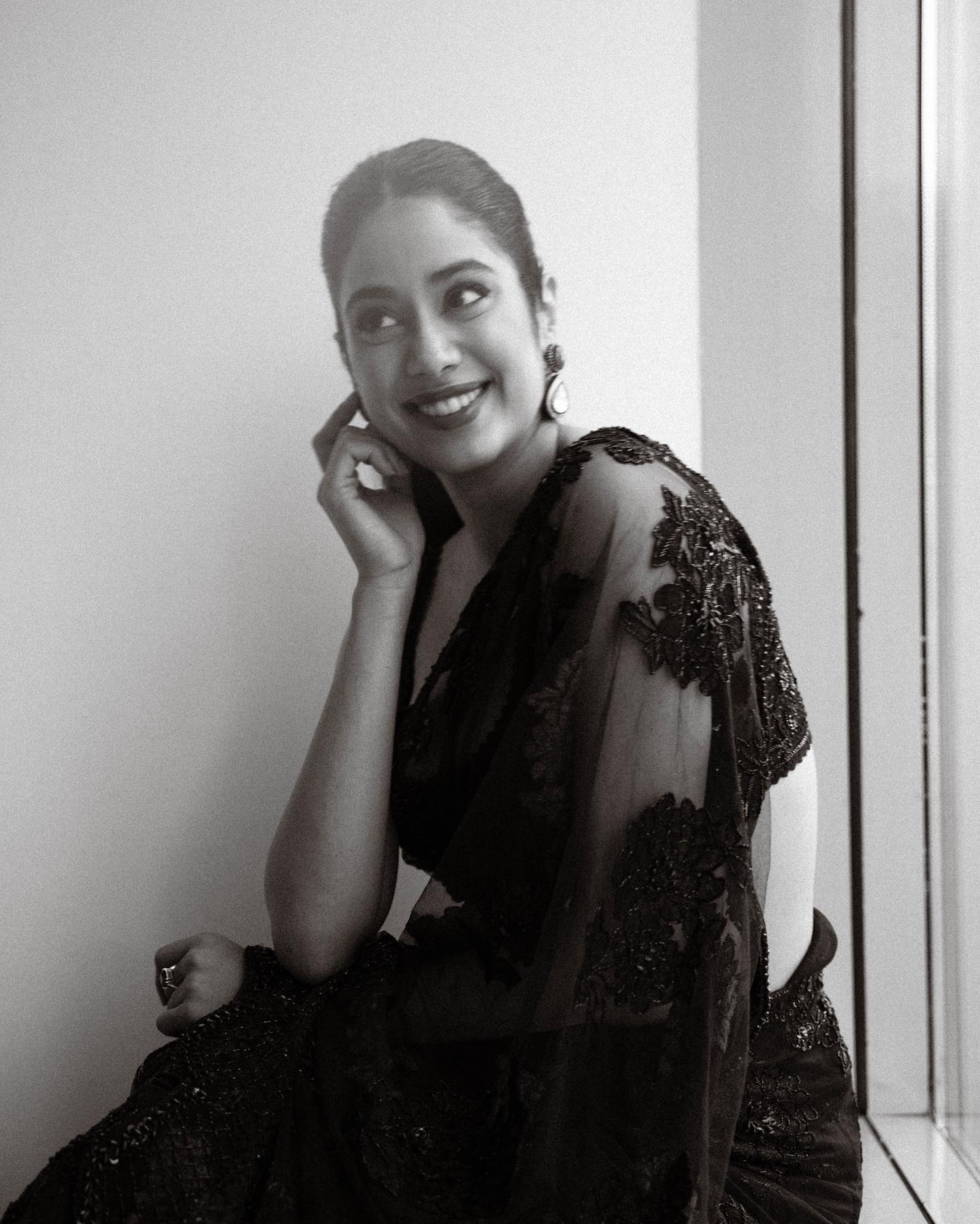Janhvi Kapoor bold photoshoot 