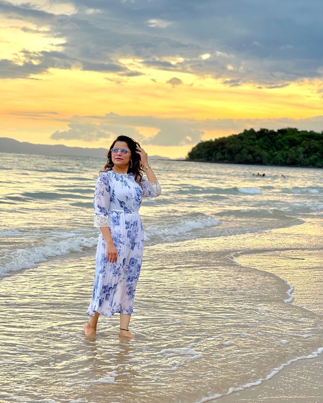 Kartiki Gaikwad Ronit Pise Thailand Photos