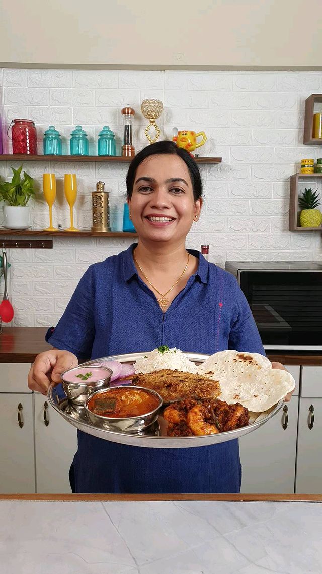 you tuber Madhura Bachal in sukh mhanje nakki kay asat serial