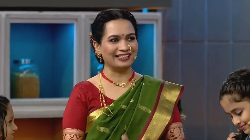 you tuber Madhura Bachal in sukh mhanje nakki kay asat serial