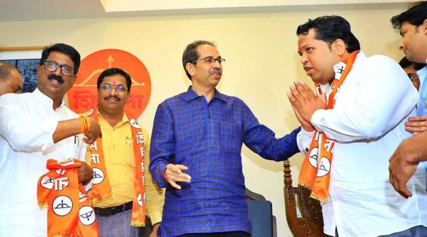 ६. राज्यात एक वेगळं चित्र निर्माण होत आहे आणि हे चित्र देशासाठी मार्गदर्शक ठरेल - उद्धव ठाकरे