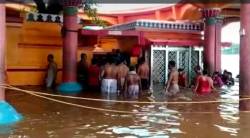 कोल्हापूर : नृसिंहवाडीत यावर्षीचा दुसरा दक्षिणद्वार सोहळा; स्नानाकरता भाविकांची गर्दी