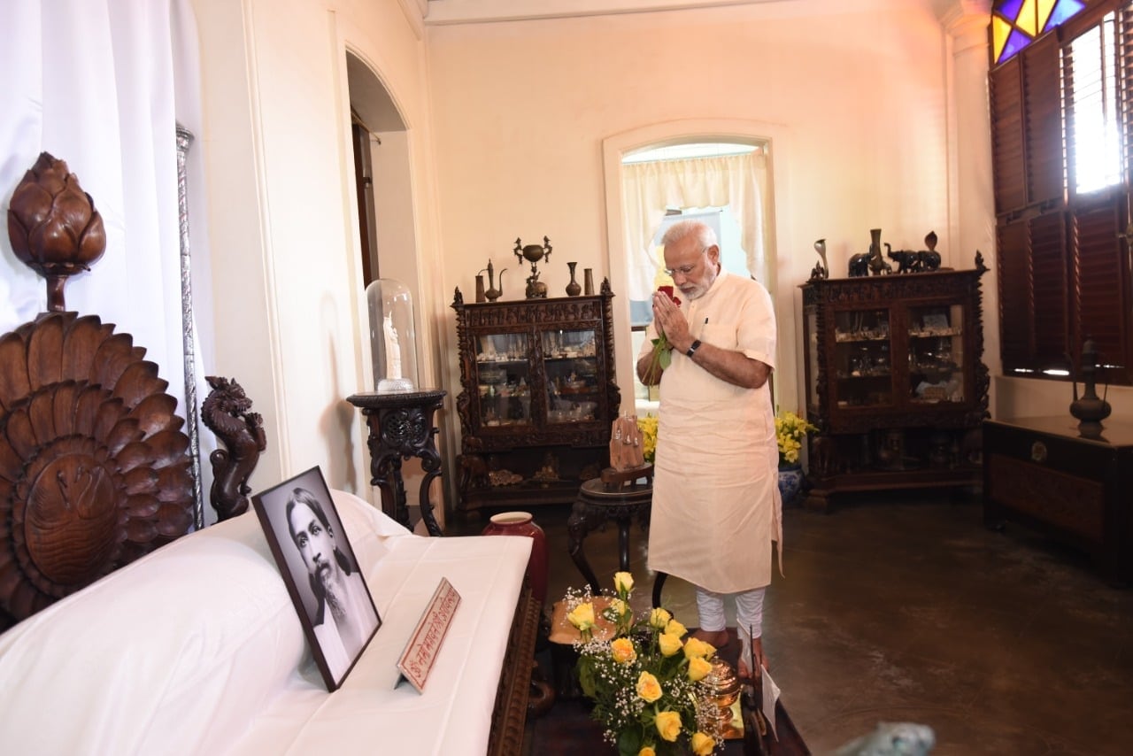 PM naredra modi assets increase by 26 lakhs know about his property 