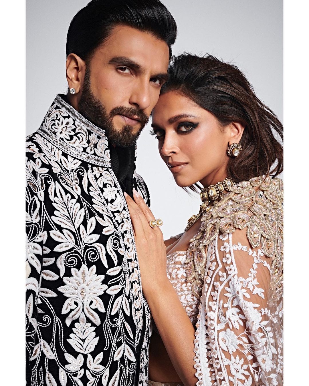 Ranveer Singh Deepika Padukone Alibaug Home Pooja Photos