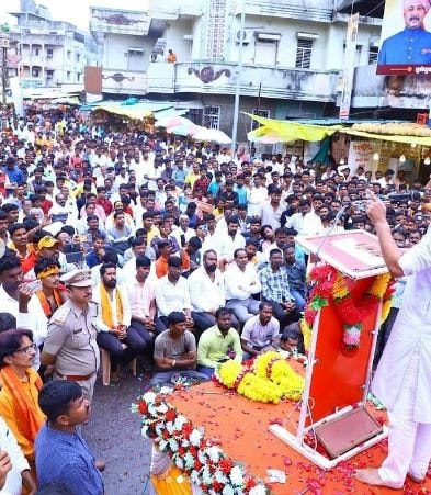 या संघटनेच्या माध्यमातून माझा हा राजकीय वाटचालीचा पाहिलाच टप्पा असल्याचे संभाजी छत्रपती म्हणाले होते.