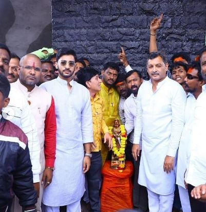 स्वराज्य संघटनेचे संस्थापक संभाजी छत्रपती यांनी काही दिवसांपूर्वी ९ ऑगस्ट रोजी क्रांती दिनी महाराष्ट्राच्या परिवर्तनाची क्रांती होणार, असे सूचक वक्तव्य केले होते.