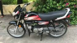 फक्त १५ हजारात खरेदी करा Hero HF Deluxe, ८३ kmpl मायलेज, वाचा ऑफर