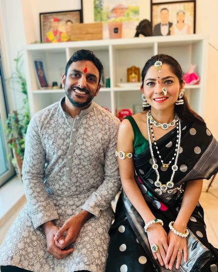 पण त्यांचे हे फोटो पाहून सोनाली-कुणालचे लग्न पारंपारिक पद्धतीने पार पडल्याचे दिसत आहे.