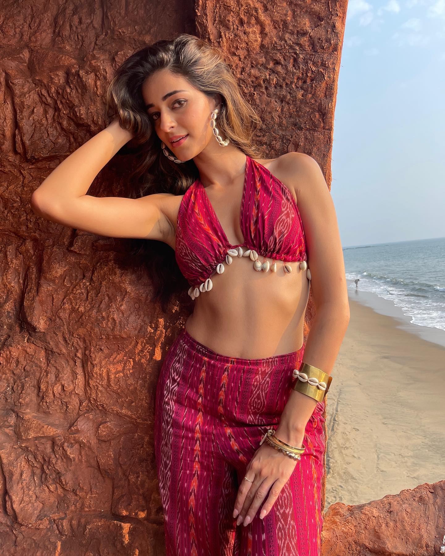 ananya panday vijay deverakonda romantic photoshoot for ligar movie promotion 