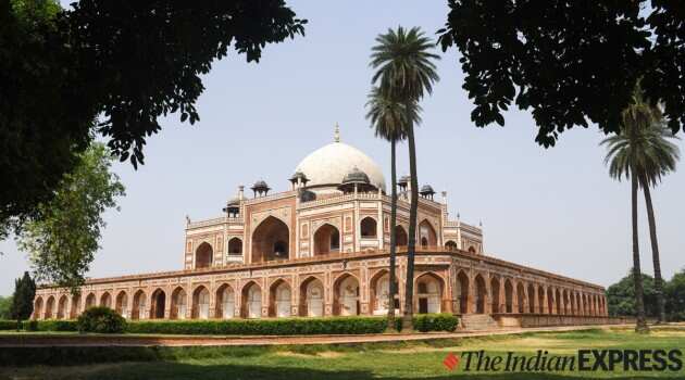 हुमायूनची कबर ही मुघल बादशहा हुमायूँ याचे थडगे आहे. यावर इराणी वास्तुकलेची छाप आहे. युनेस्कोच्या जागतिक वारसा स्थळात ह्या कबरीचा समावेश होतो.