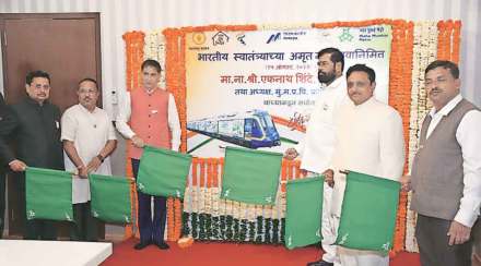 cm eknath shinde showed the green flag