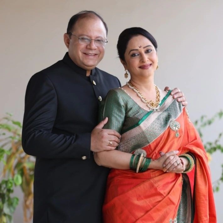 Mrinal Kulkarni husband Mrinal Kulkarni 