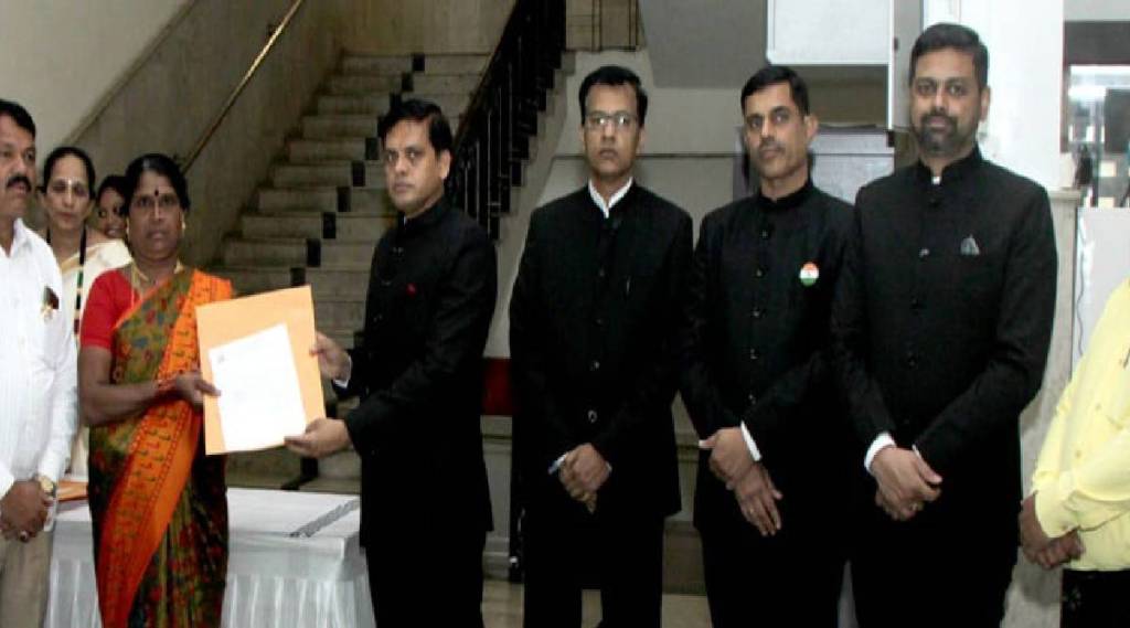 महापालिका मुख्यालयात याबाबतची सोडत काढण्यात आली. स्वातंत्र्यदिनाच्या कार्यक्रमात यातील लाभार्थ्यांना आयुक्त राजेश पाटील यांच्या हस्ते पत्र देण्यात आले