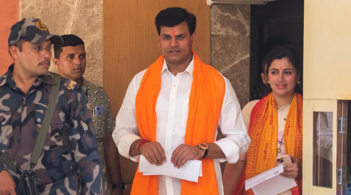 Navneet Rana got Rs 80 lakh loan from film financier Yusuf Lakdawala claims Sanjay Raut old case in discussion after shivsena leader arrest by ed
