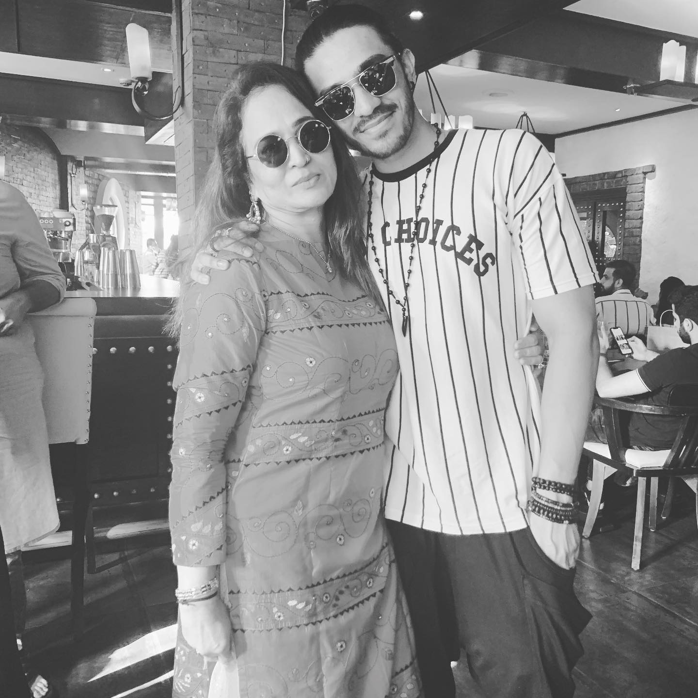 smita thackeray son aaishvary thackeray