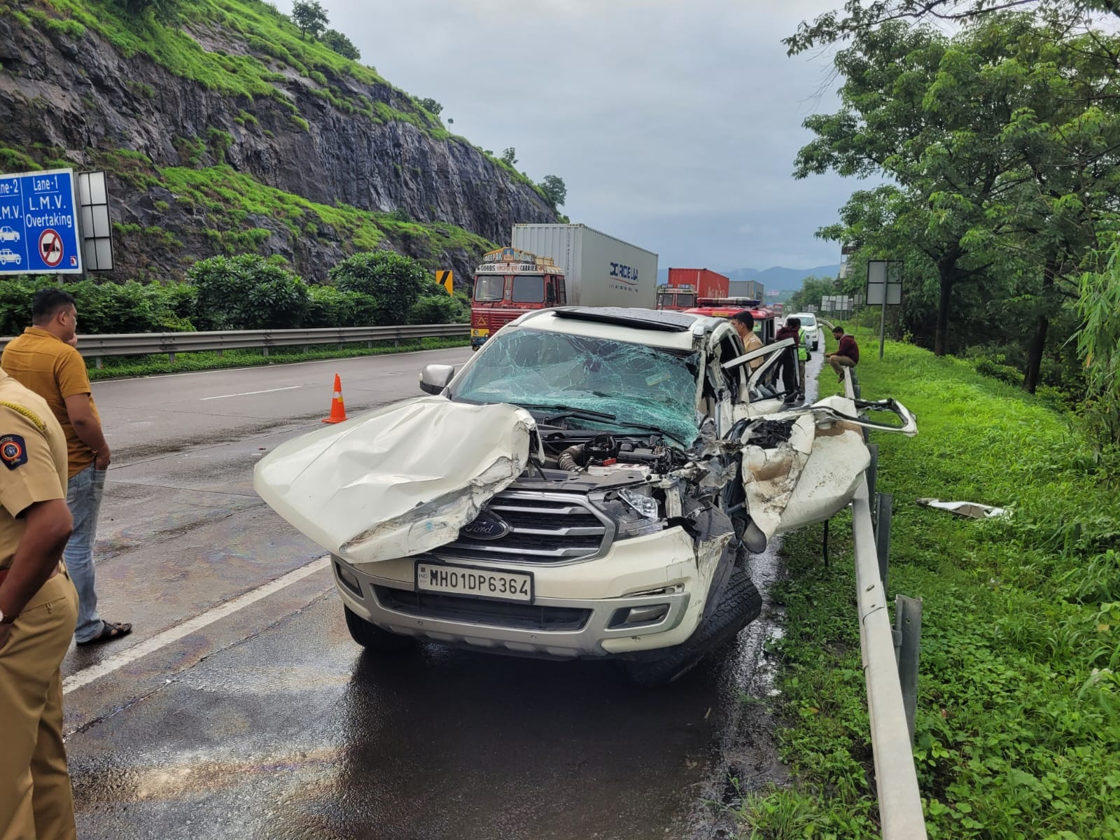 vinayak mete death news car accident