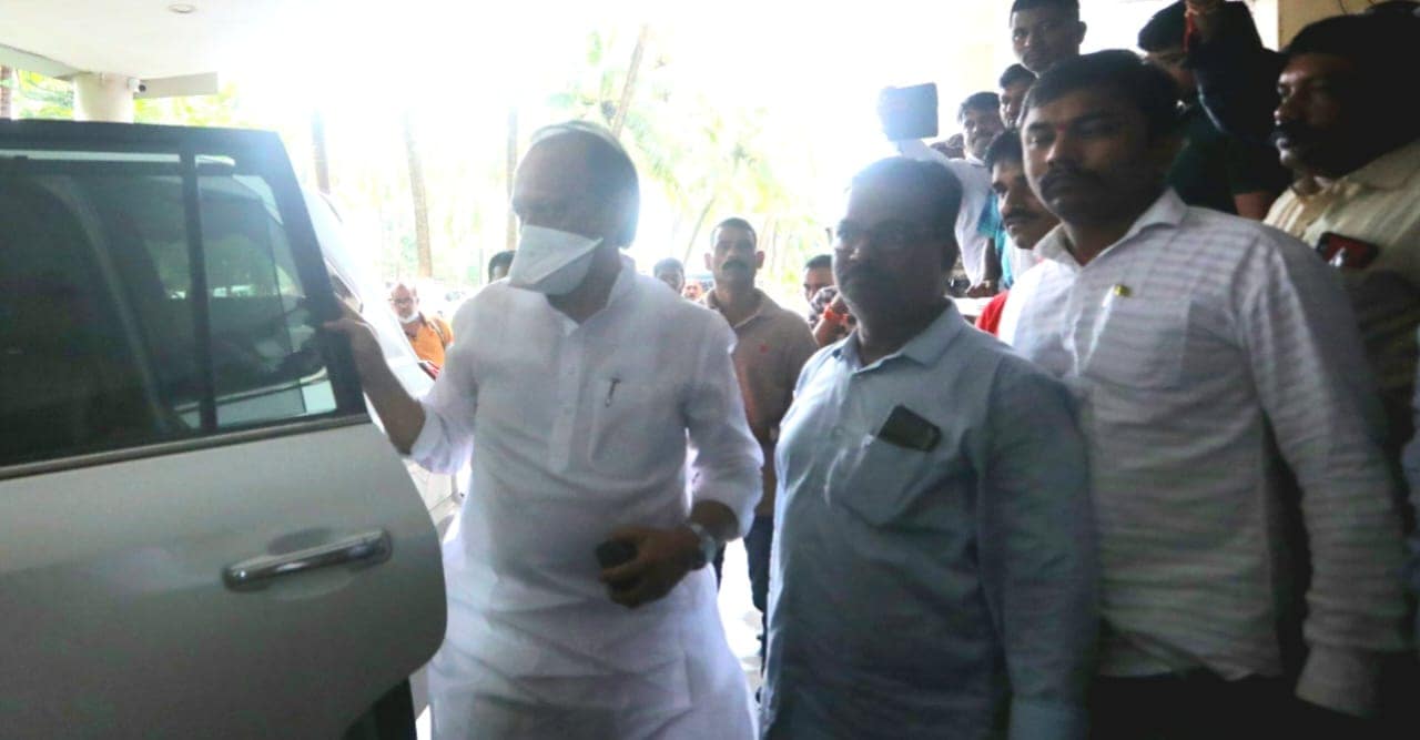 vinayak mete death news car accident