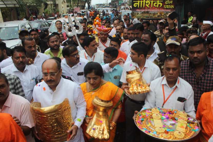मंदिर परिसरात २५६ सीसीटीव्ही कॅमेरे कार्यरत आहेत. 