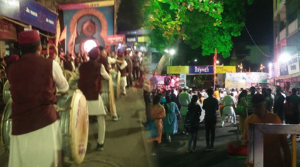 traffic jam in pune city due to dhol tasha pathak play