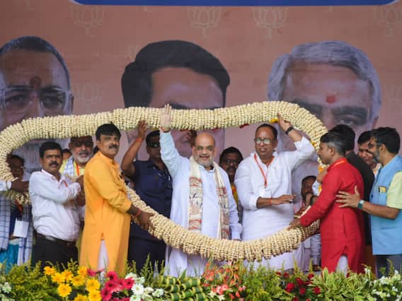 ४.“नितीशकुमार यांच्याकडे कोणतीही विचारधारा नाही. म्हणून त्यांनी जातीपातीच्या राजकारणासाठी समाजवादाचा त्याग केला.