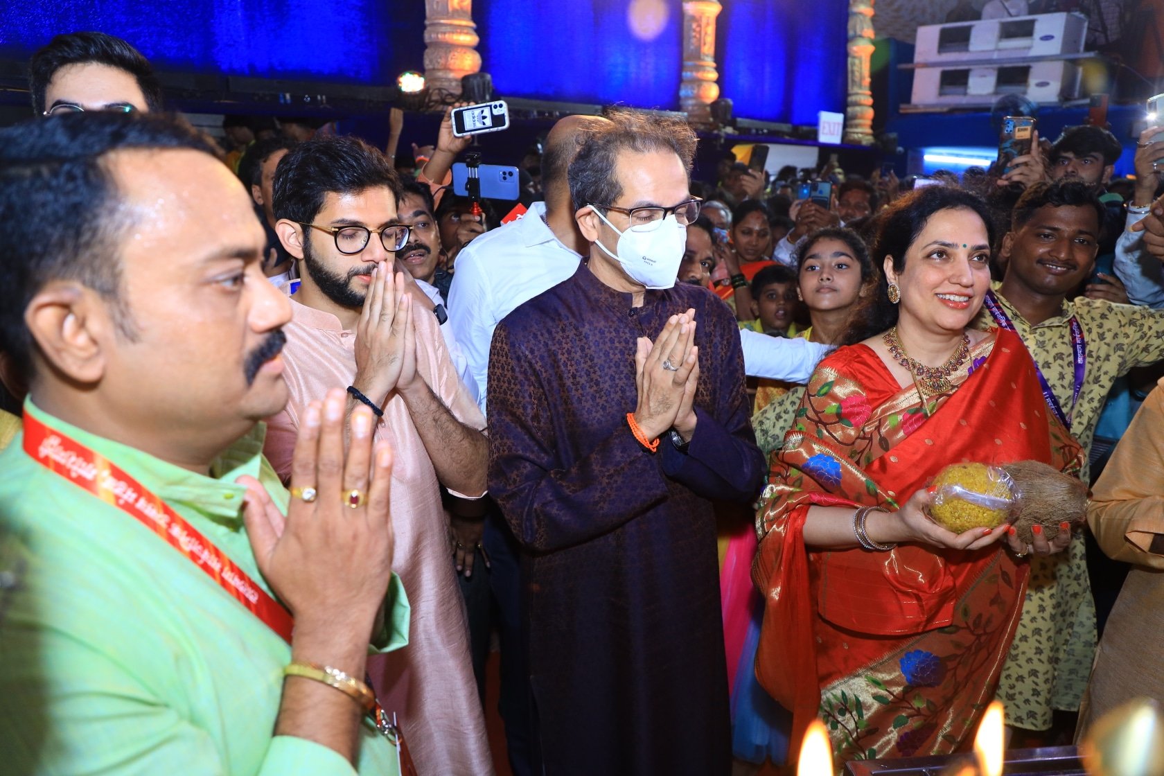 Ganesh Utsav 2022 Shiv Sena Leader Aditya Thackeray Visited Various Supporters home and Lalbagh Cha Raja With Ex CM Uddhav Thackeray