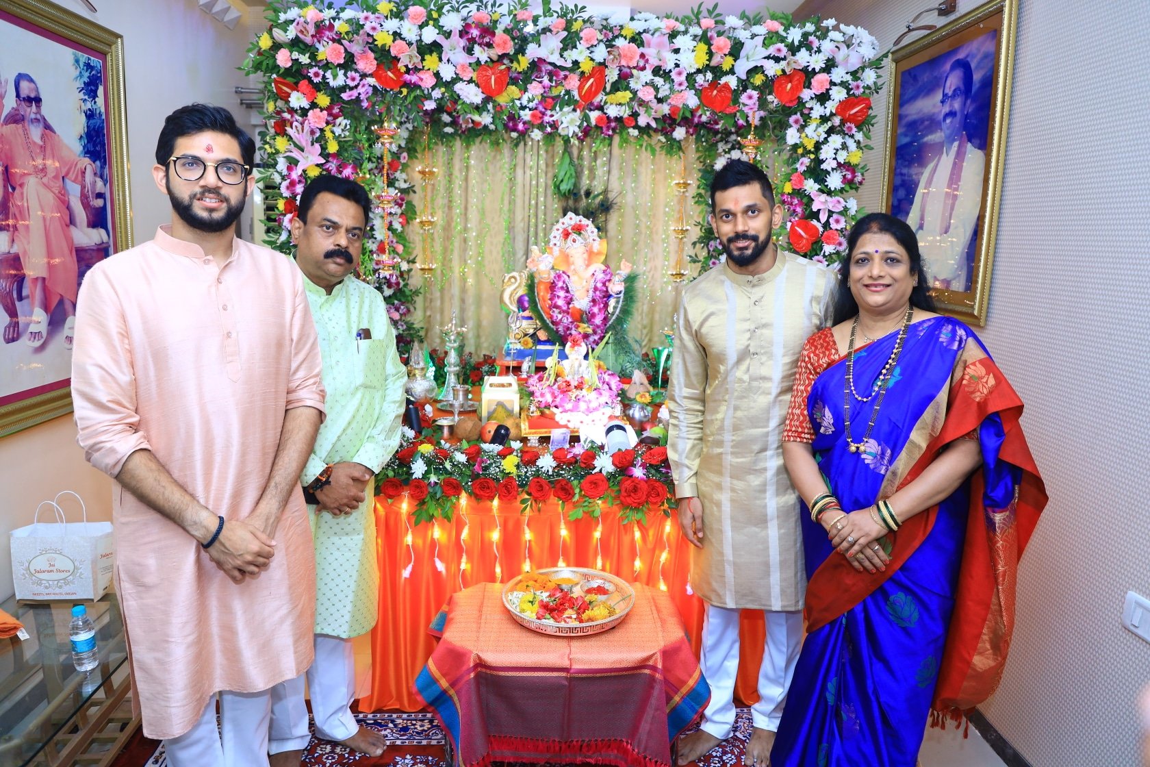 Ganesh Utsav 2022 Shiv Sena Leader Aditya Thackeray Visited Various Supporters home and Lalbagh Cha Raja With Ex CM Uddhav Thackeray