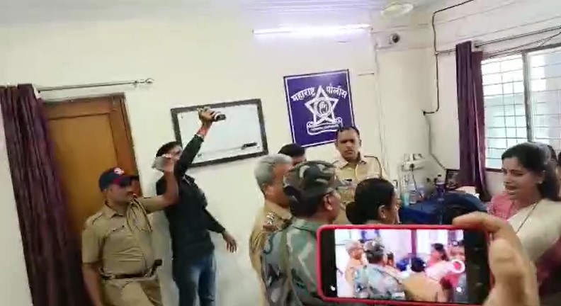 या प्रकरणामध्ये सोहेल शहा नावाच्या युवकाला पोलिसांनी चौकशीसाठी पोलीस ठाण्यात आणले आहे.