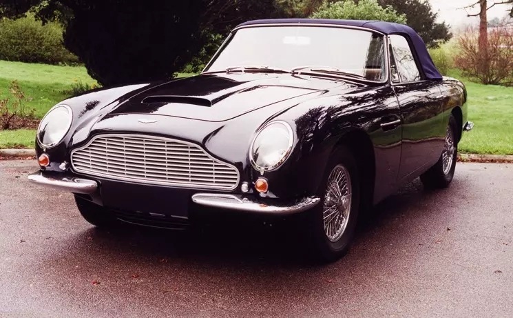 Aston Martin DB6 Volante