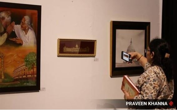 या भेटवस्तू दिल्लीमधील नॅशनल गॅलरी ऑफ मॉडर्न आर्ट येथे प्रदर्शनासाठी ठेवण्यात आल्या आहेत.