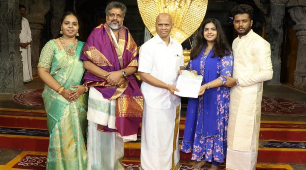 muslim couple abdul ghani donates 1 crore to Tirupati temple netizens loved their traditional attire