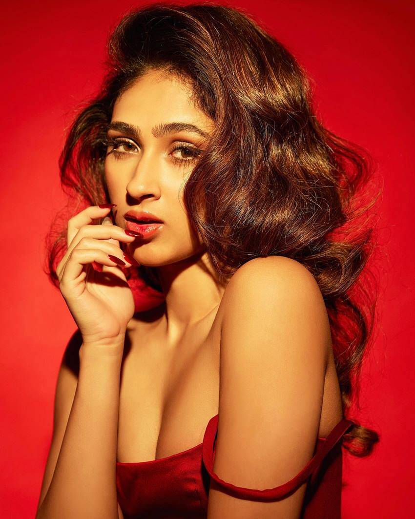 Hrithik Roshan's Sister Pashmina Red Dress Photos 