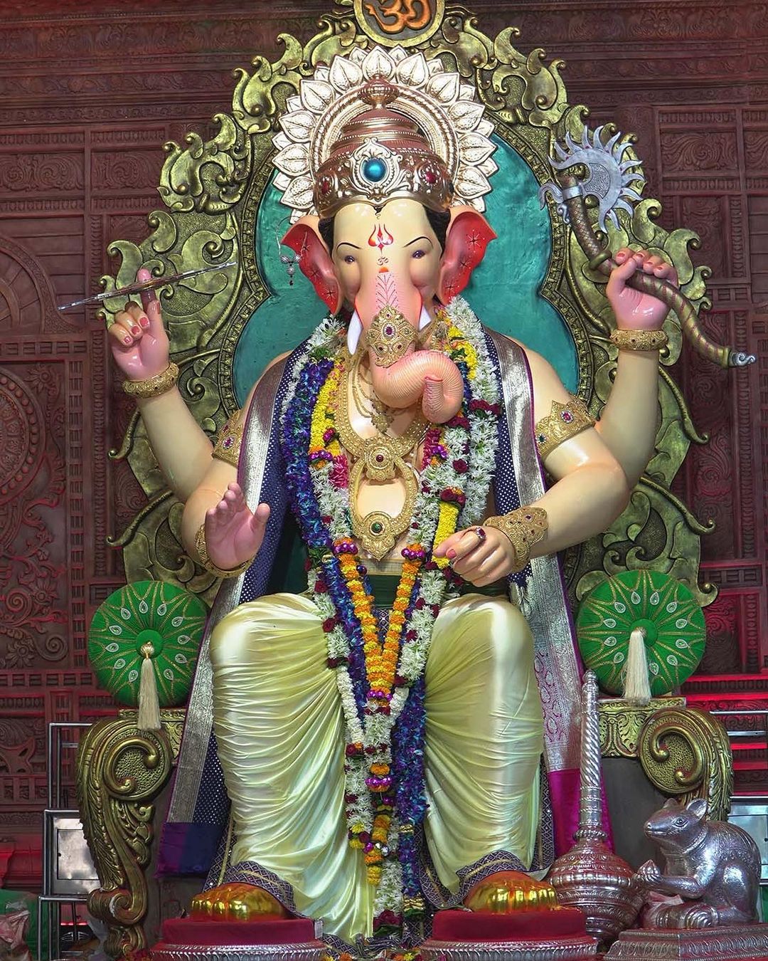 Lalbaugcha Raja 2022 Celebrities Photos