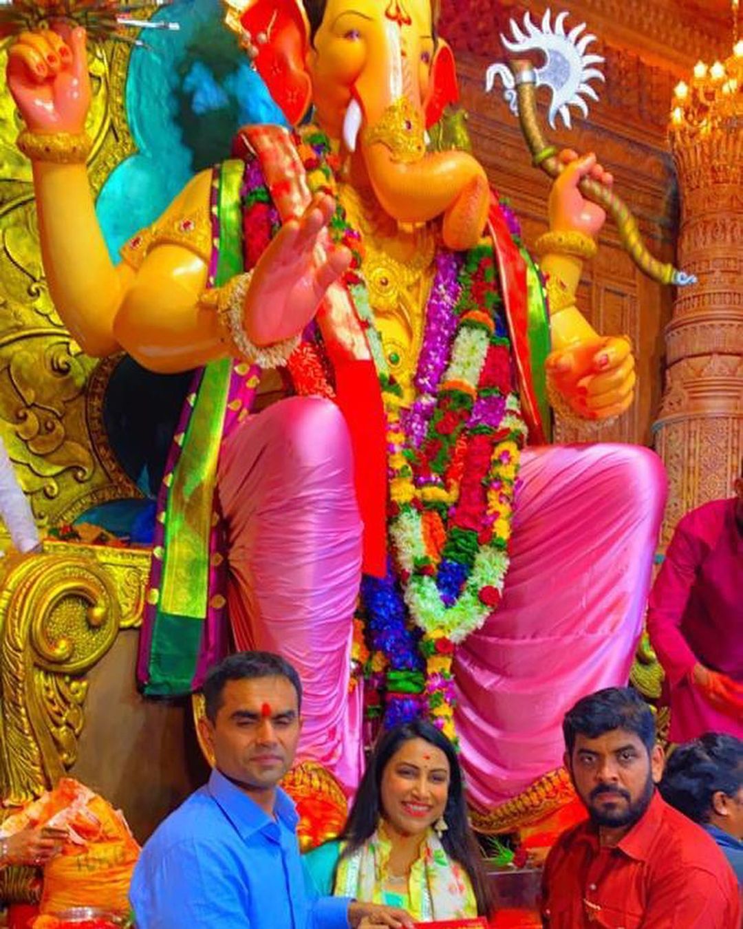 Lalbaugcha Raja 2022 Celebrities Photos