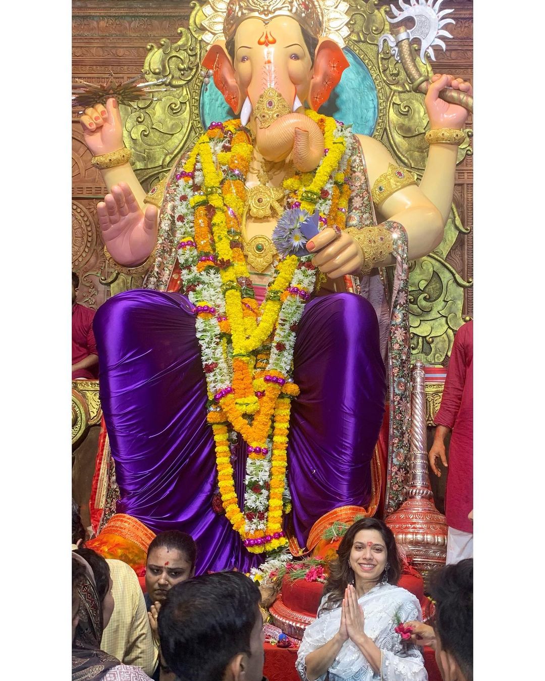 Lalbaugcha Raja 2022 Celebrities Photos