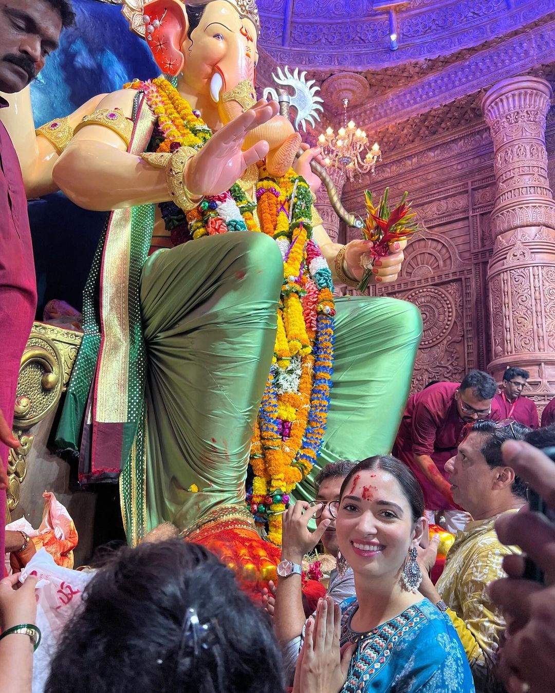 Lalbaugcha Raja 2022 Celebrities Photos