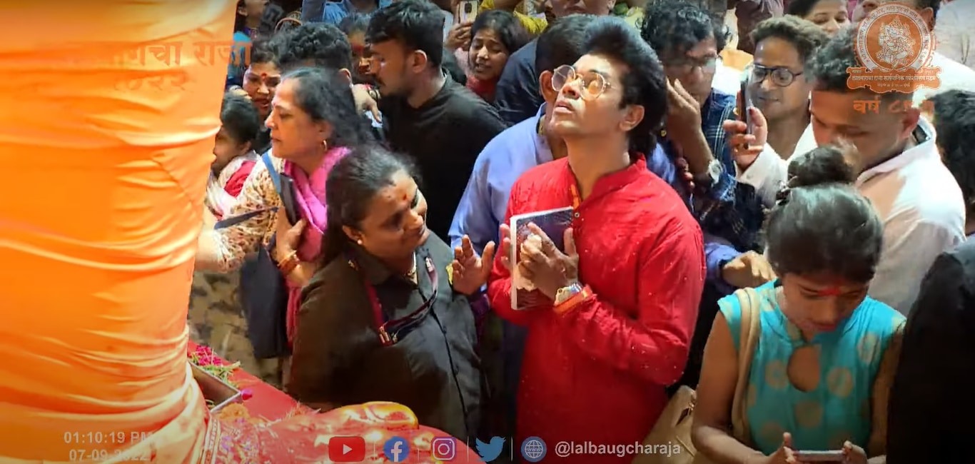 Lalbaugcha Raja 2022 Celebrities Photos