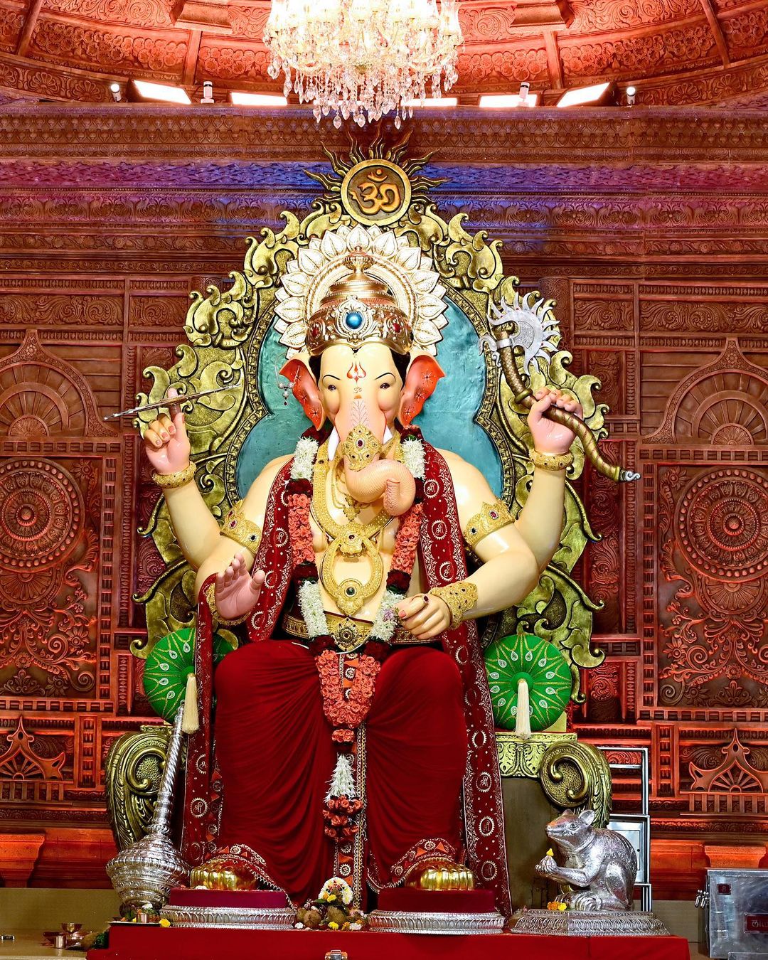 Lalbaugcha Raja 2022 Celebrities Photos