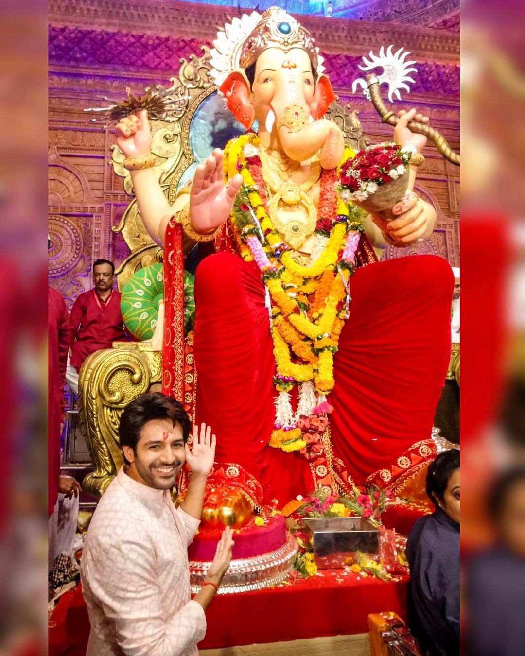 Lalbaugcha Raja 2022 Celebrities Photos