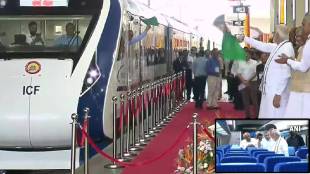 Modi and vande bharat train