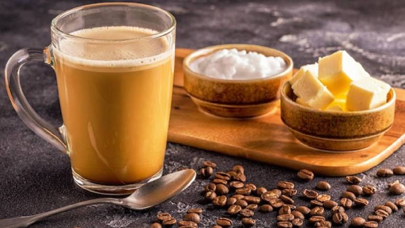 कोमट पाणी आणि तूप या घटकांचा आयुर्वेदिक औषधांच्या ‘गोल्डन बूक’मध्येही उल्लेख आहे.
