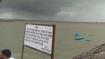 delay work Karanja dry dock in uran major inconvenience fishermen repair boats