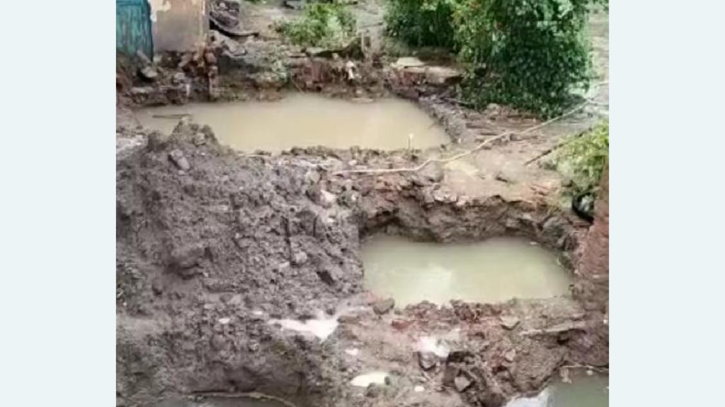 A nine-year-old boy died after falling into a pit dug for construction vardha A nine-year-old boy died after falling into a pit dug for construction vardha