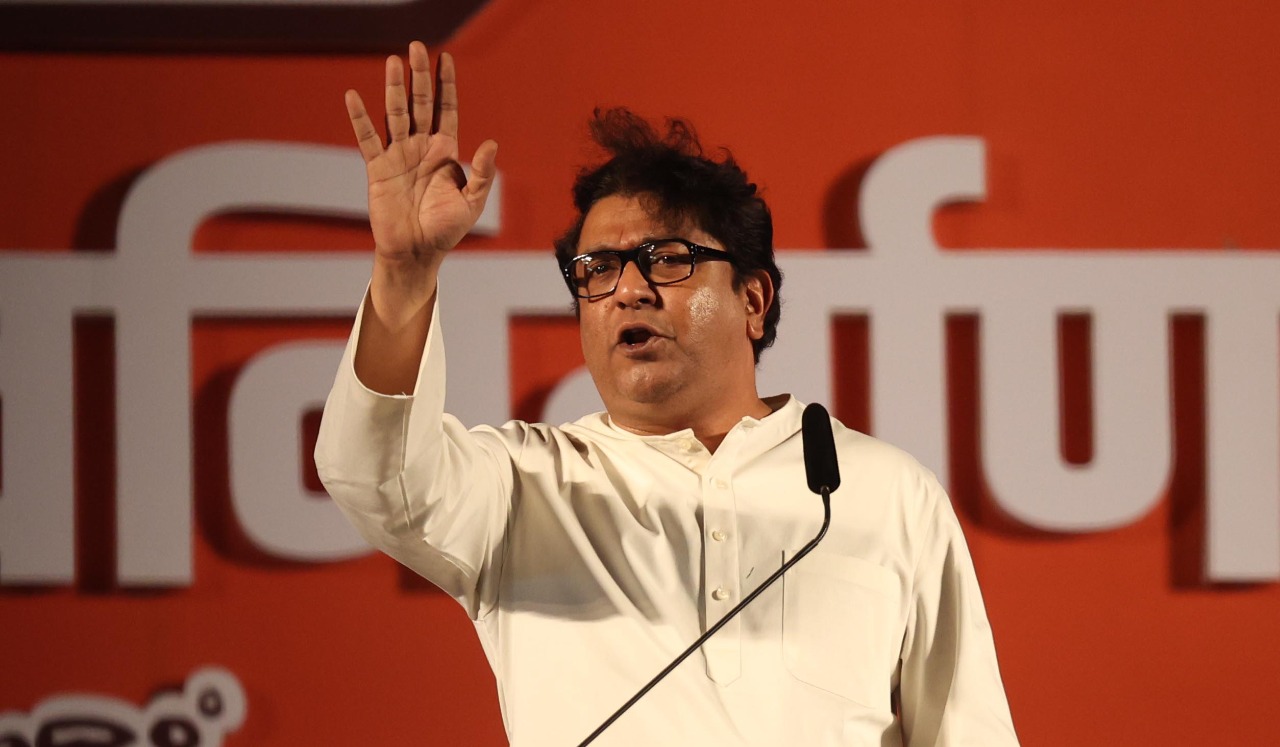 requestmns chief raj thackeray reacts on Pakistan Zindabad Slogan in Pune request amit shah devendra fadnavis to take action